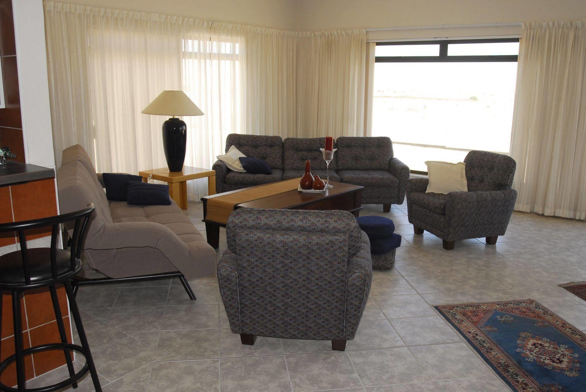 Chala-Kigi Apartments ซวาคอปมุนด์ ภายนอก รูปภาพ