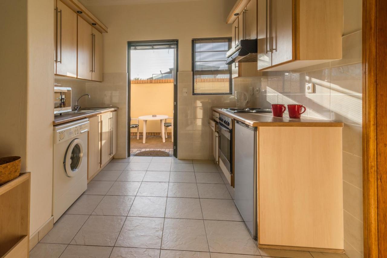 Chala-Kigi Apartments ซวาคอปมุนด์ ภายนอก รูปภาพ