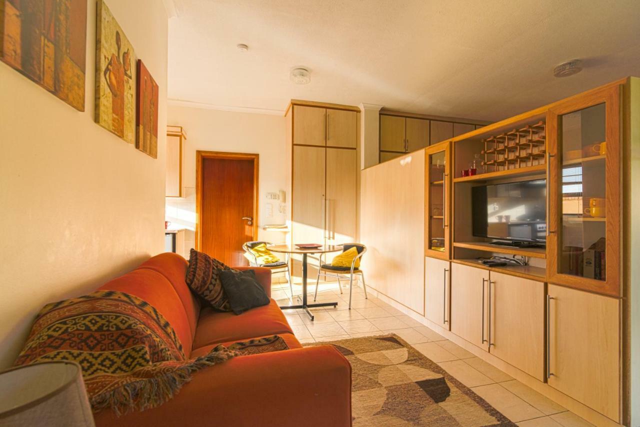 Chala-Kigi Apartments ซวาคอปมุนด์ ภายนอก รูปภาพ